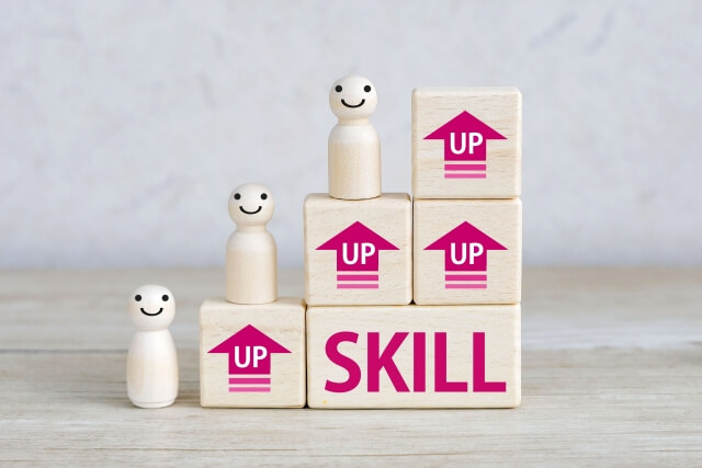 スキル向上を象徴する積み木の画像